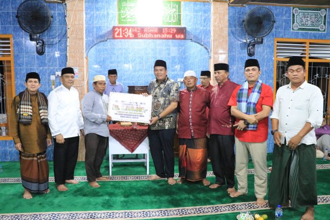 Safari Ramadan Khusus Wako Pariaman di Masjid Nurul Iman, Salurkan Bantuan dan Serap Aspirasi Warga