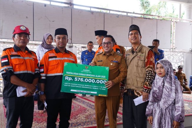 Baznas Tanah Datar Salurkan Bantuan Rp576 Juta untuk Korban Bencana, 81 KK Terima Manfaat