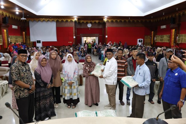 276 Guru dan Tendik di Pariaman Terima Bantuan Sembako Program Ramadan Berbagi