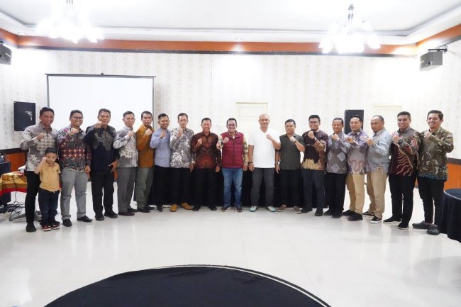 Bupati Tanah Datar Ingatkan Camat Responsif Hadapi Masalah Masyarakat, Tekankan Peran Strategis di Daerah