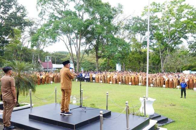 Bupati Tanah Datar Pimpin Apel Gabungan Pasca Idul Fitri 1447 H, Tekankan Disiplin dan Inovasi ASN