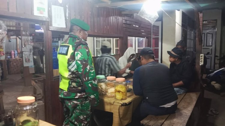 Babinsa Koramil 06/Sungayang Bersama Tomas dan Linmas Gelar Patroli Siskamling di Tanah Datar