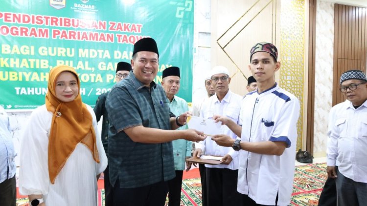 Zakat BAZNAS untuk 422 Guru MDTA di Kota Pariaman Diserahkan Yota Balad