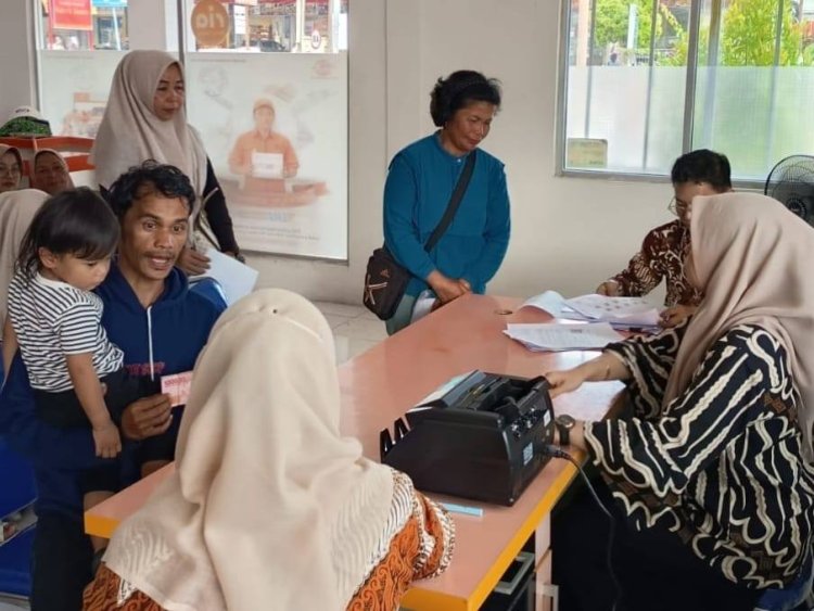 Bantuan Kemensos untuk Korban Banjir dan Longsor di Padang Panjang Capai Rp3,06 Miliar, 383 Keluarga Terima BSE dan Bantuan Huntara