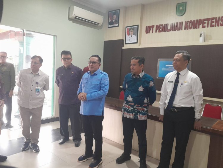 Bupati Tanah Datar Tinjau Assessment Seleksi JPT Pratama di Pekanbaru, 10 Pejabat Bersaing Isi Dua Jabatan