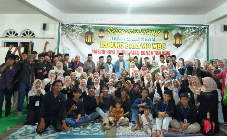 Wabup Ahmad Fadly Harap Tradisi Buka Puasa Bersama di Bungo Tanjung Tanah Datar Terus Dilestarikan