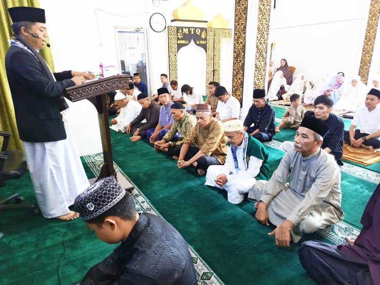 Shalat Idul Fitri di Mushalla Al Jihad Perumahan Batutupang Berlangsung Hikmad