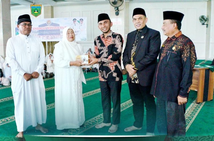 Wawako Padang Panjang Ajak Calon Jemaah Haji Luruskan Niat Jelang Keberangkatan 2026