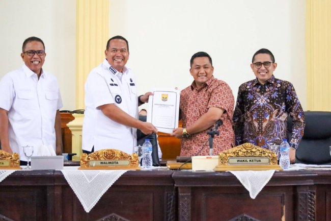 Jawab Pandangan Fraksi DPRD, Wali Kota Pariaman Tegaskan Komitmen Ranperda Kawasan Tanpa Rokok