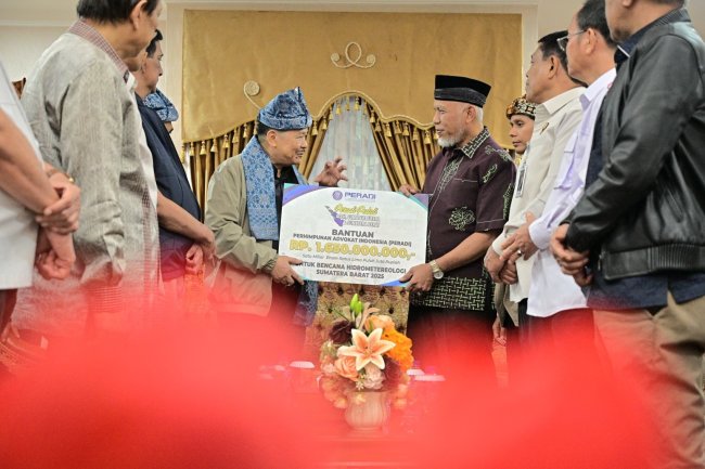 PERADI Salurkan Bantuan Rp1,6 Miliar untuk Pemulihan Pascabencana di Sumbar
