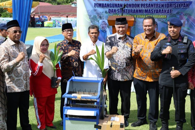 Mendes PDT Yandri Susanto Salurkan Bantuan Pertanian dan Resmikan Pesantren di Pariaman, Dorong Ketahanan Pangan Nasional