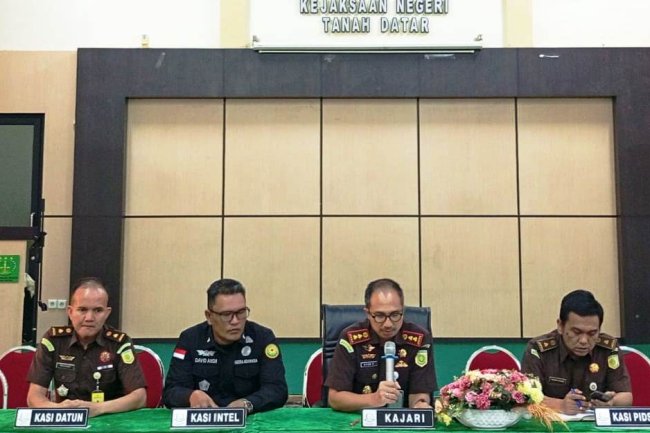 Kejari Tanah Datar Tetapkan Staf BUMD Jadi Tersangka Korupsi, Kerugian Capai Rp578 Juta