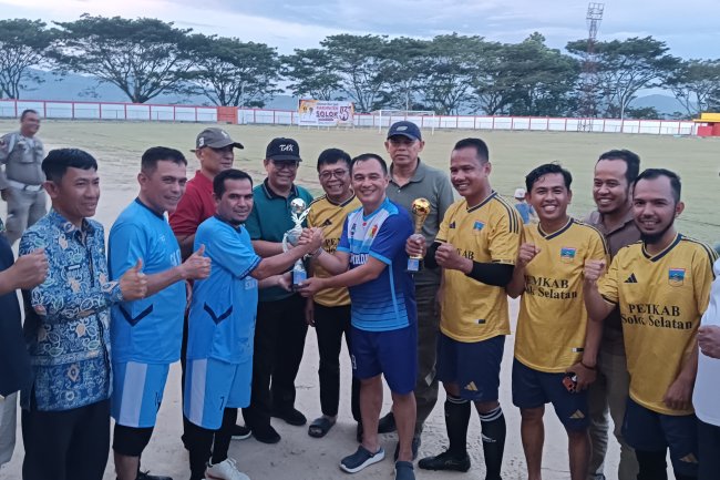 113 Tahun Kabupaten Solok, Pemko Solok Bawa Pulang Trophy Sepak Bola