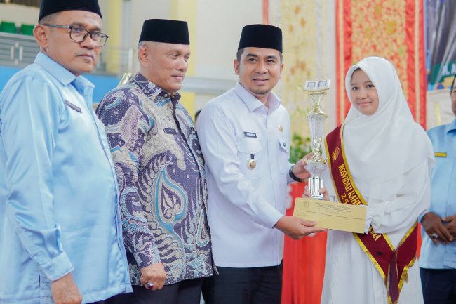 Wali Kota Solok Buka Khatam Tahfizh Al-Qur’an 2025/2026, Tegaskan Pentingnya Generasi Qur’ani