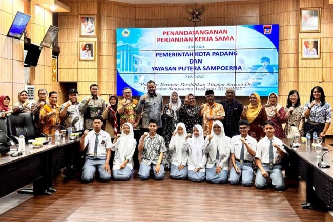 Pemko Padang Gandeng Yayasan Putera Sampoerna, 8 Siswa Terima Beasiswa S1 Double Degree 2026