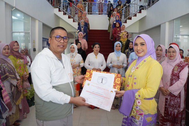 DWP Perkim LH Padang Panjang Raih Juara I Fashion Show Hari Kartini 2026