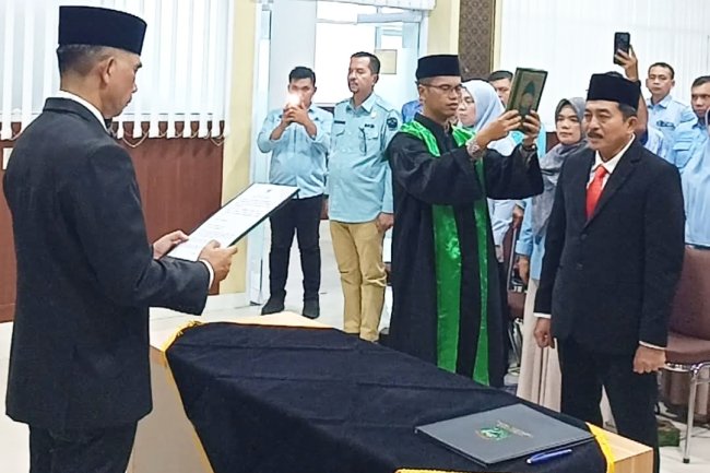 Di Tengah Sorotan Publik, Bupati Solok Kembali Lantik Febri Fauza Sebagai Direktur Perumda Tirta Solok Nan Indah