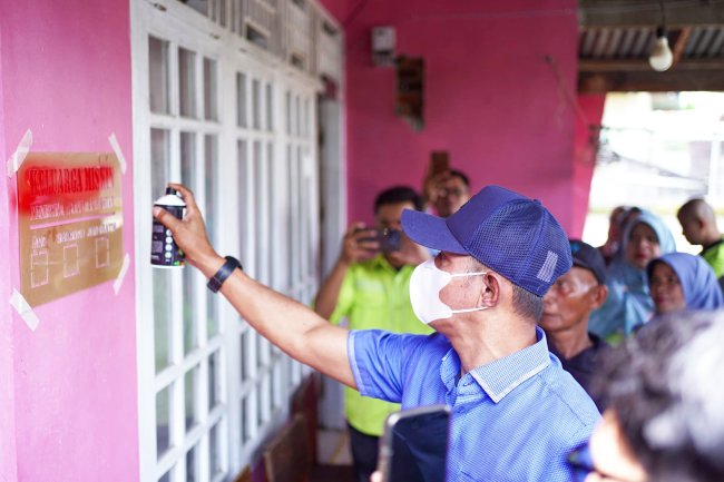14.815 Rumah Penerima Bansos Akan ‎Labelisasi di Kabupaten Solok. 1.000 KPM Mengundurkan Diri ‎