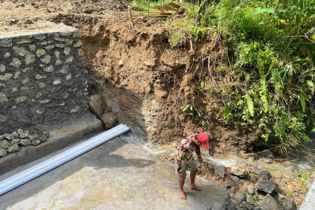 Lewat TMMD, Progres  Pengerjaan Jembatan Garuda Desa Krangean Mulai Terbentuk dari Dasar