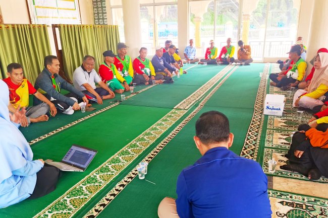 dr. Sutri Hariyani Edukasi Pola Hidup Sehat Bagi Anggota KJS Gor Batutupang