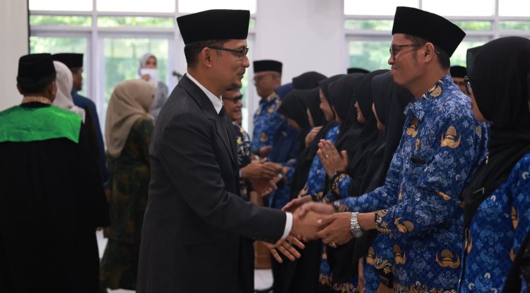 Sekda Tanah Datar Lantik Pejabat Manajerial dan Kepala UPTD, Dorong Peningkatan Kinerja ASN dan Mutu Pendidikan
