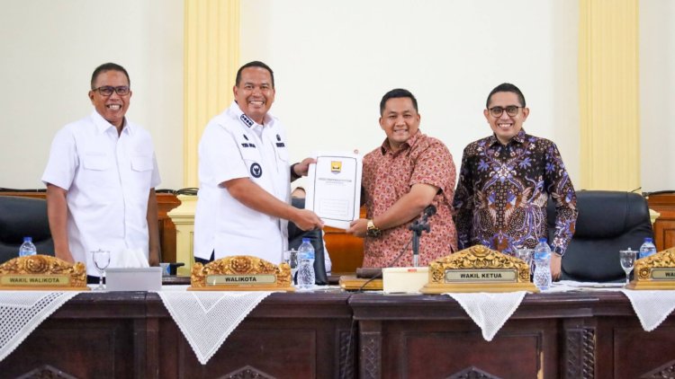 Jawab Pandangan Fraksi DPRD, Wali Kota Pariaman Tegaskan Komitmen Ranperda Kawasan Tanpa Rokok