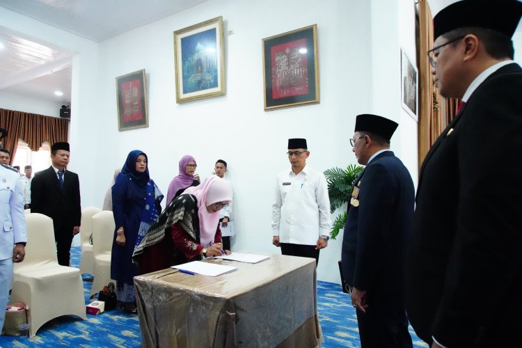 Bupati Tanah Datar Lantik 9 Pejabat Manajerial, Perkuat Reformasi Birokrasi ASN