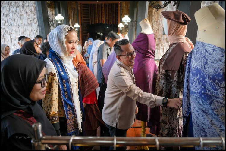 Menteri Pariwisata Tinjau Istano Basa Pagaruyung, Dorong Promosi Destinasi Unggulan Nasional