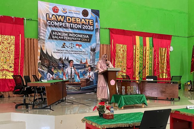 Di Buka Rektor UMMY Solok, Law Debate Competition 2026 Diikuti 16 Tim