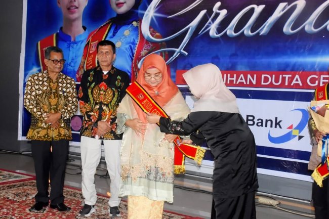 Ketua TP PKK Agam Dikukuhkan sebagai Bunda GenRe, Dorong Lahirnya Generasi Muda Berkualitas