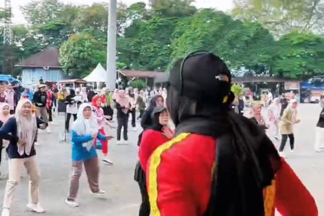 Semarak Senam Pagi Di Stadion Tuanku Tabiang Batutupang