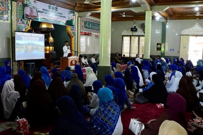 Wakil Wali Kota Padang Panjang Ajak Masyarakat Perbanyak Shalawat dan Tingkatkan Ibadah