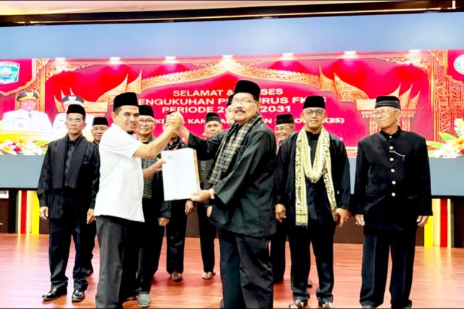 Wabup Candra Kukuhkan Pengurus FK3S Kabupaten Solok 