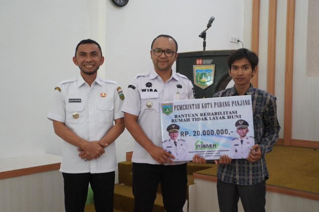 Pemko Padang Panjang Mulai Rehab 93 Rumah Tidak Layak Huni, Fokus Tingkatkan Kesejahteraan Warga