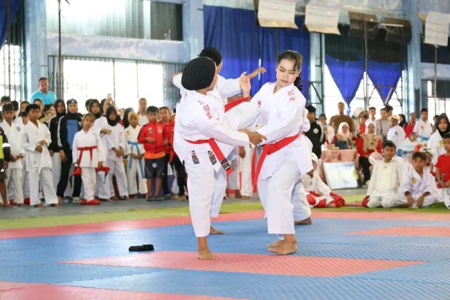 580 Karateka se-Sumatera Barat Ikuti Kejuaraan Karate Fun Wali Kota Cup 2026 di Pariaman