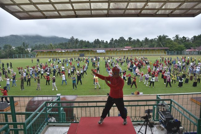 Peringati Hardiknas, Wabup Iraddatillah Buka Liga Matahari PGRI Cup I Sijunjung