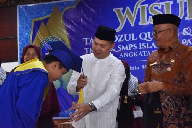 Cetak Generasi Qurani, Wabup Iraddatillah Hadiri Wisuda Tahfiz IT Kautsar Ilmi Sijunjung