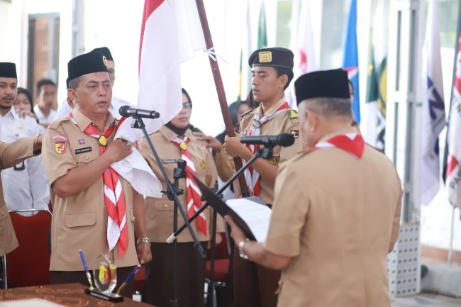 Tangkal Hoaks dan Politik Uang, Wawako Solok Lantik Pengurus Saka Yogaswara KPU