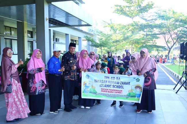 Dukung Pendidikan Karakter Anak Usia Dini, Pemko Payakumbuh Lepas Pawai Ta’aruf AKSIORA 2026