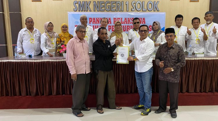 Fauzi Rusli Terpilih Secara Aklamasi Sebagai Ketua IKASSO