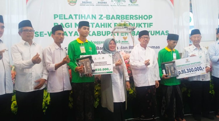Baznas Banyumas Latih Santri Jadi Barber, Siapkan Unit Usaha di Pesantren