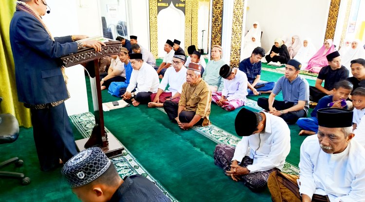 Sembelih Enam Ekor Sapi. Buya Azwar Khatib Idul Adha Di Mushalla Al Jihad Batutupang