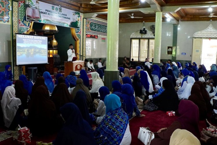 Wakil Wali Kota Padang Panjang Ajak Masyarakat Perbanyak Shalawat dan Tingkatkan Ibadah
