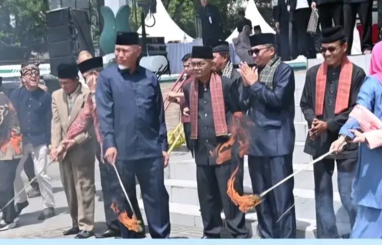 Alek Permainan Anak Nagari Meriahkan 100 Tahun Jam Gadang, Diikuti 1.000 Pelajar se-Bukittinggi