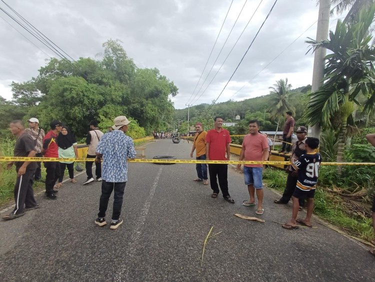 Jembatan Ruas Sitangkai-Tanjung Ampalu Rusak Parah, Akses Jalan Ditutup Total