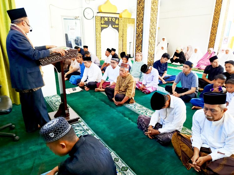 Sembelih Enam Ekor Sapi. Buya Azwar Khatib Idul Adha Di Mushalla Al Jihad Batutupang