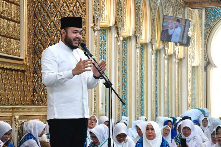 Di Depan Ribuan Jemaah BKMT Sumbar, Wali Kota Fadly Amran Paparkan Keberhasilan Program Smart Surau